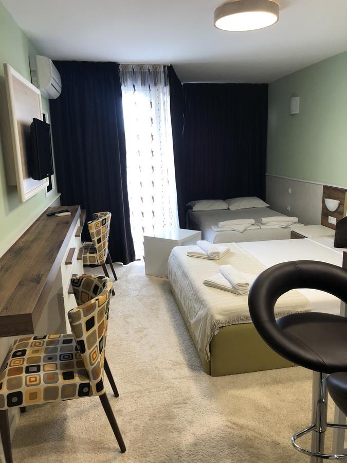 נסבר Odyssey Apartments מראה חיצוני תמונה